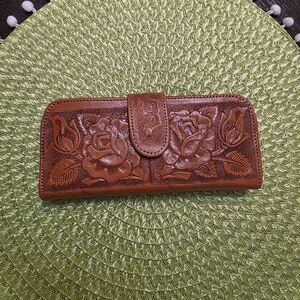 Women's Leather Tooled Floral Wallet - Brown
